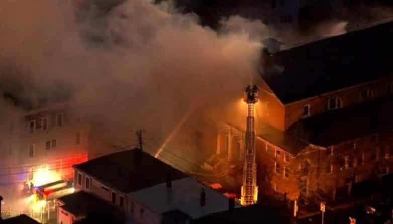 Происшествия: Пожар в Массачусетсе: в огне, как минимум, 8 зданий