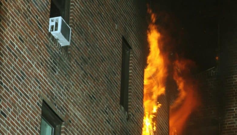 Происшествия: Пожар в Queens: 9 пострадавших, 1 в тяжелом состоянии