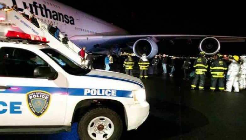 Происшествия: Самолет Lufthansa экстренно приземлился в Нью-Йорке из-за угрозы взрыва