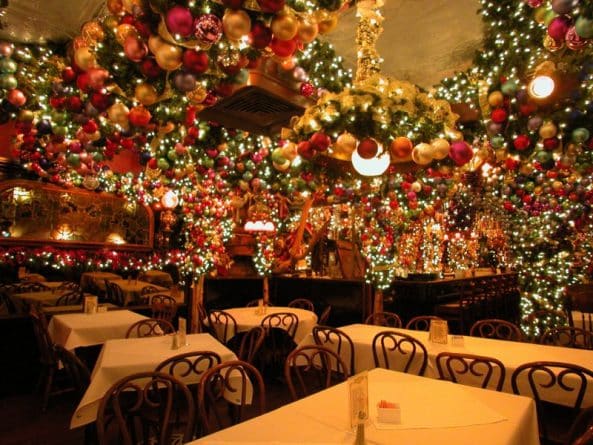 Досуг: Рождество в Нью-Йорке: ресторан Rolf's