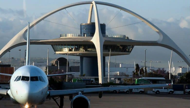 Технологии: Международный аэропорт Лос-Анджелеса уступает другим по скорости интернета