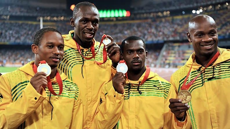 Спорт: Болта лишили олимпийского «золота»
