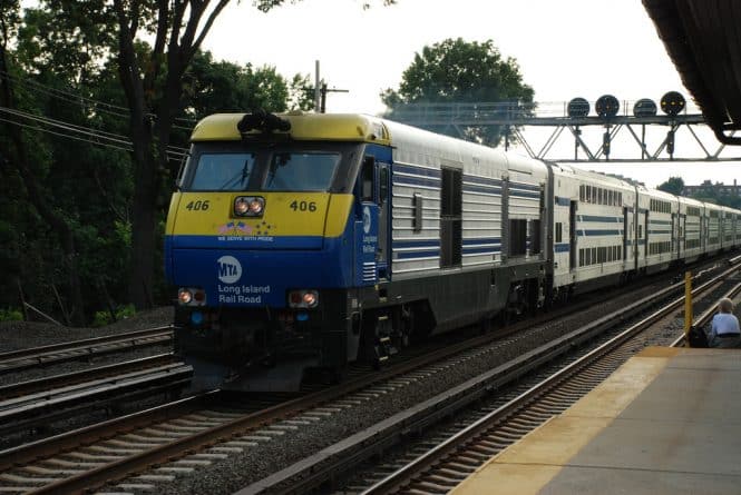 Популярное: Из-за поломки на железной дороге Лонг-Айленда пассажирам следует готовиться к массовой задержке поездов
