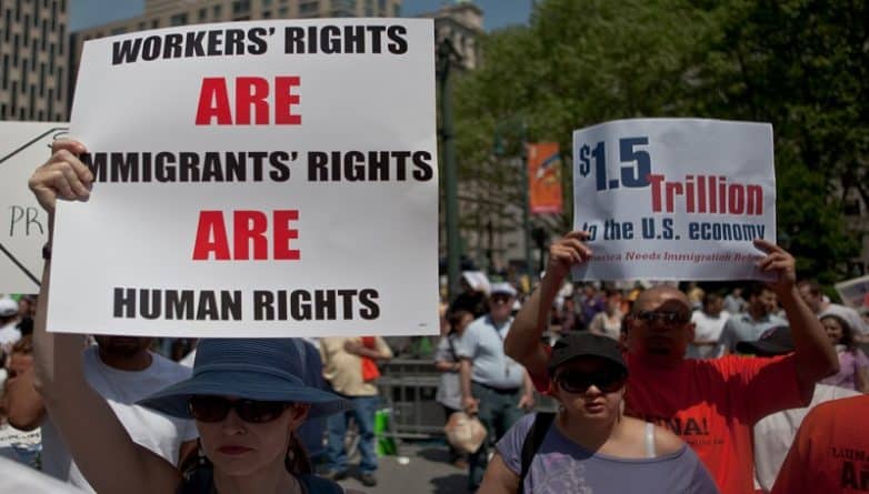 Общество: Иммигранты в Нью-Йорке составляют почти половину рабочей силы