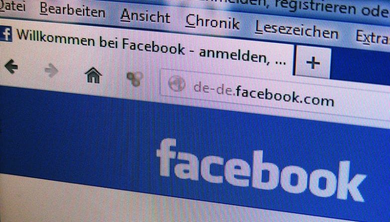 Технологии: Facebook начинает предупреждать пользователей Германии о фейковых новостях