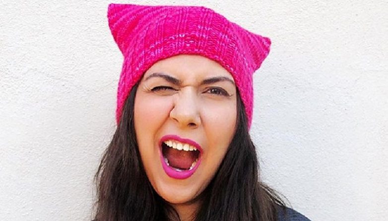 Общество: Новый символ движения за права женщин "кошачьи шляпки" завоевали тысячи поклонниц