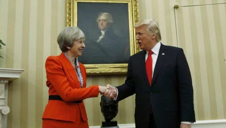 Политика: Президент Трамп провел встречу с премьер-министром Великобритании