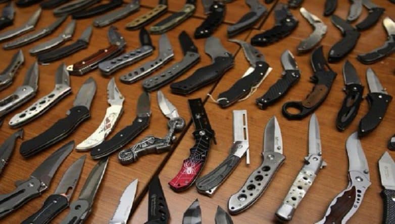 Закон и право: Куомо наложил вето на законопроект, легализующий некоторые виды карманных ножей