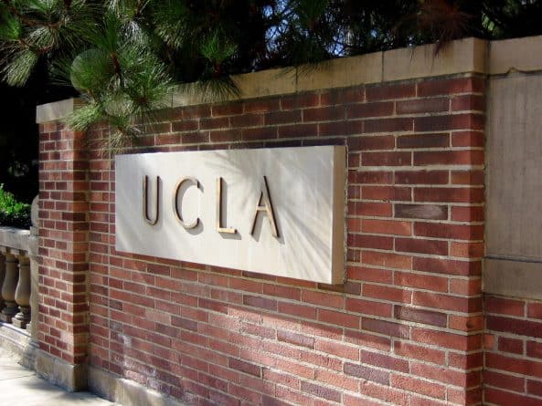 Общество: В Университете Калифорнии вырастет плата за обучение