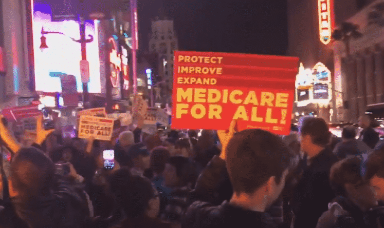 Общество: Сотни жителей Лос-Анджелеса протестуют против отмены Obamacare