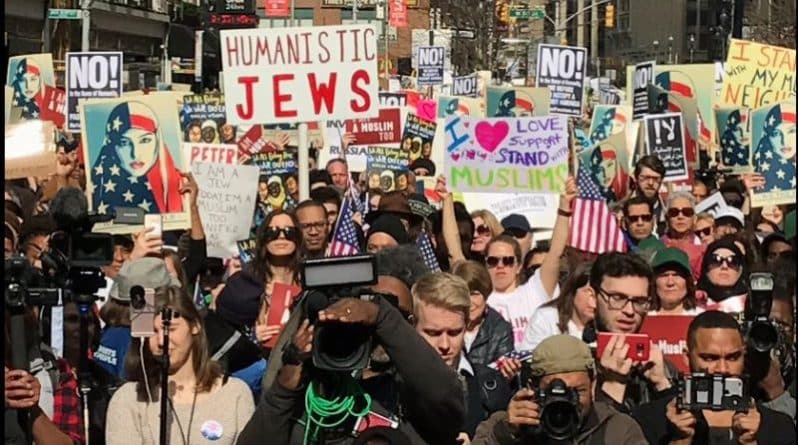 Общество: В Нью-Йорке прошел марш протеста «Я тоже мусульманин!»