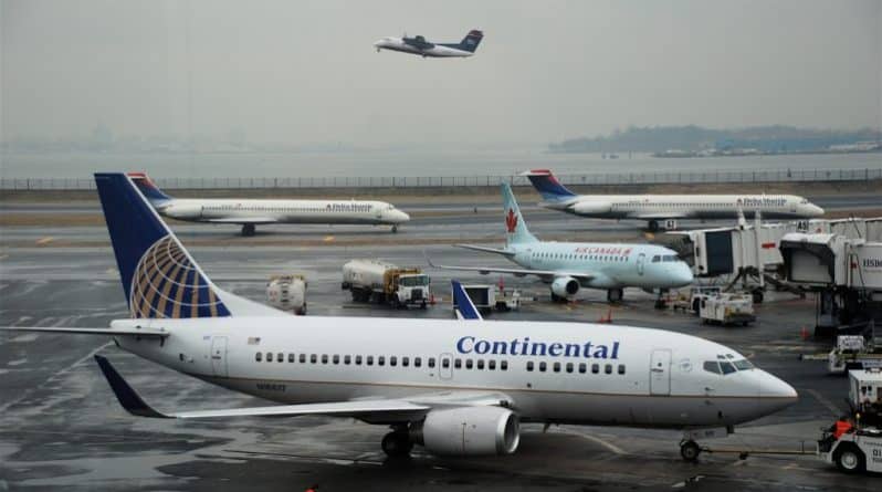 Общество: Аэропорты Нью-Йорка лидируют в рейтинге самых непунктуальных в США