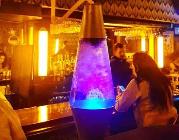 Досуг: Закажите коктейль-лавовую лампу из секретного меню бара в Гарлеме