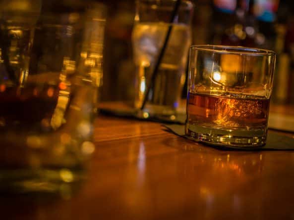 Досуг: Чикагский бар предлагает коктейль за $6,000