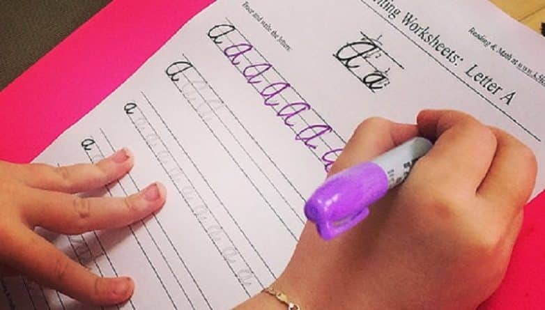 Общество: В школах Нью-Йорка снова введут урок каллиграфии и скорописи
