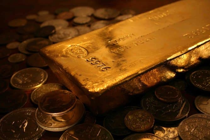 Популярное: Германия забрала из США 300 тонн золота
