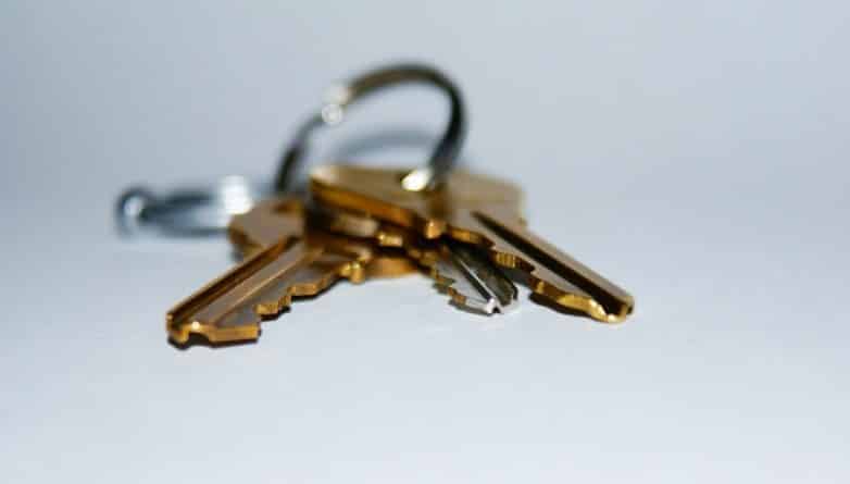 Закон и право: Женщина заплатила $ 3000 за ключи от несуществующей квартиры