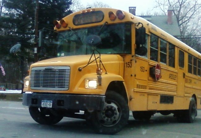 Происшествия: В Ланкастере школьный автобус попал в ДТП: 8 учеников получили травмы