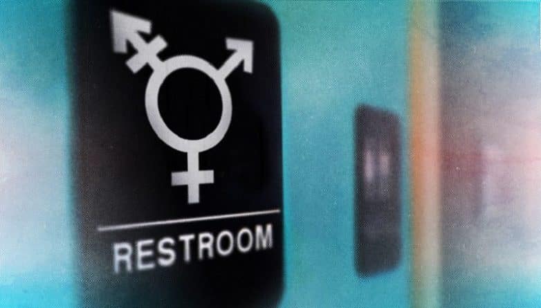 Закон и право: Президент Трамп отменил право выбора трансгендерами туалета в школах