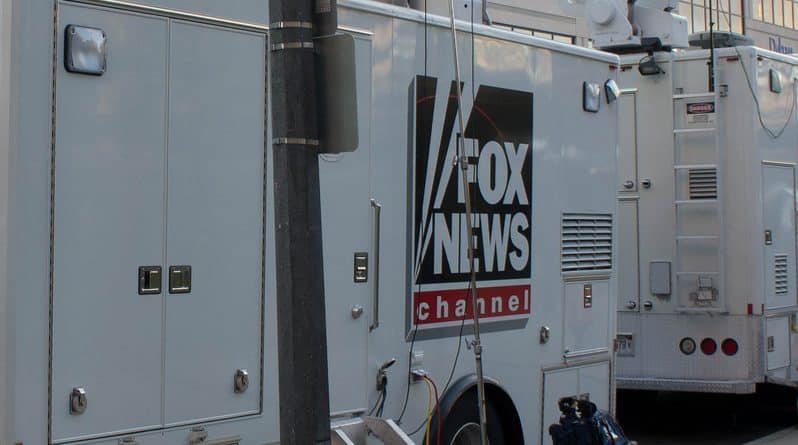 Общество: Телекомпания Fox News дала в эфир «фейкового» советника
