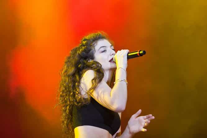 Знаменитости: Певица Lorde запланировала загадочное мероприятие в Нью-Йорке