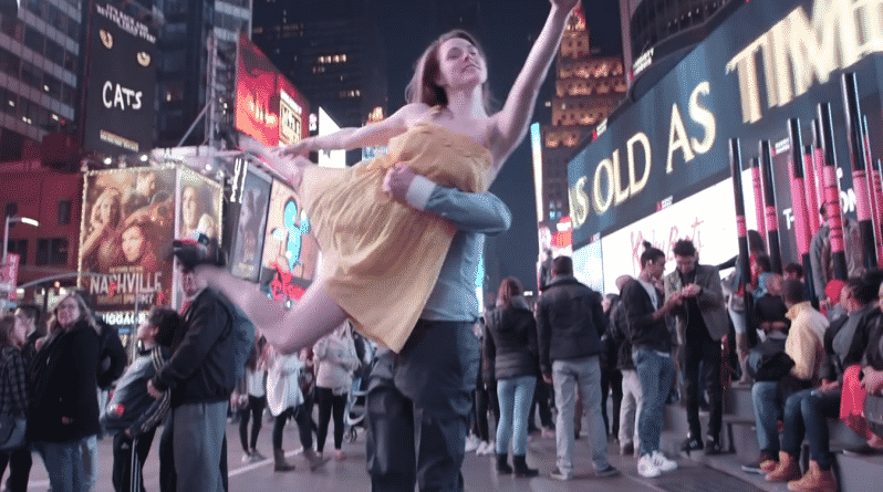 Досуг: В Нью-Йорке сняли пародию на «Ла-Ла Лэнд» (видео)