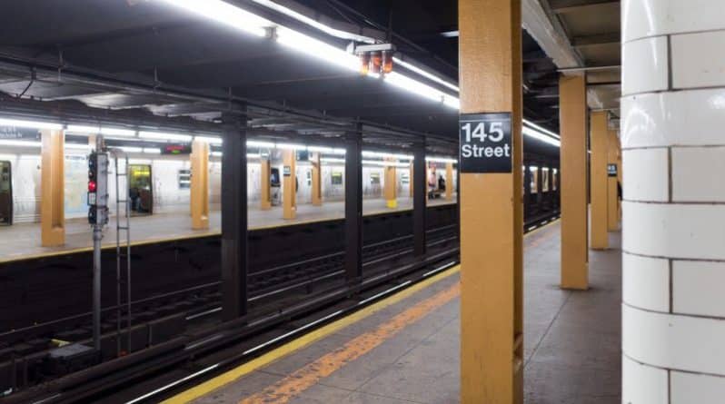 Происшествия: Один человек зарезан и один избит в метро Нью-Йорка