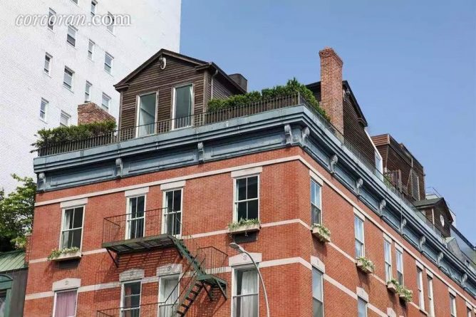 Недвижимость: Арендуйте коттедж на крыше с видом на East Village