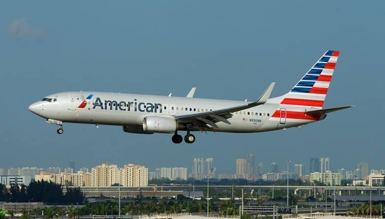Происшествия: Пилот American Airlines скончался во время полета