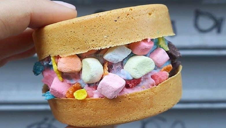Досуг: Новый десертный дебют в Wu Kong - мороженое-бургер