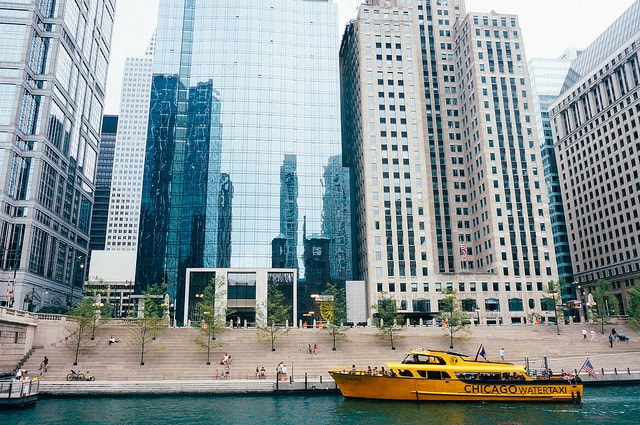 Весна в Чикаго: в городе заработало речное такси