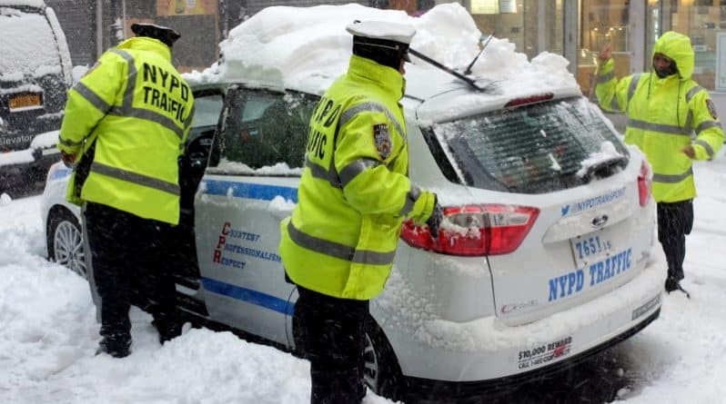 Погода: Из-за снежной бури движение транспорта в Нью-Йорке будет изменено