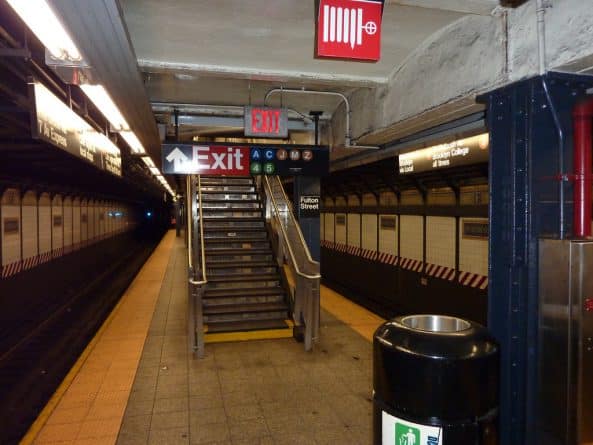 Происшествия: Поножовщина в Нью-Йоркской подземке: двое подростков ранили сверстника