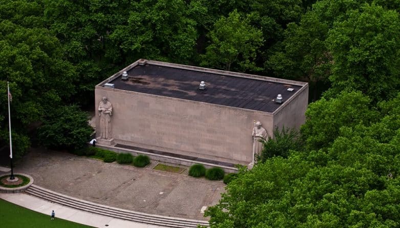 История: Реконструкция Военного мемориала Бруклина начнется в следующем году