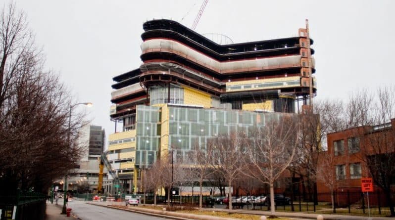 Бизнес: В Чикаго снесут жилой квартал, чтобы построить амбулаторный центр