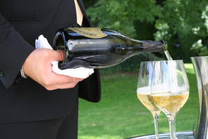 Досуг: Шампанское Dom Perignon за полцены в Pops for Champagne