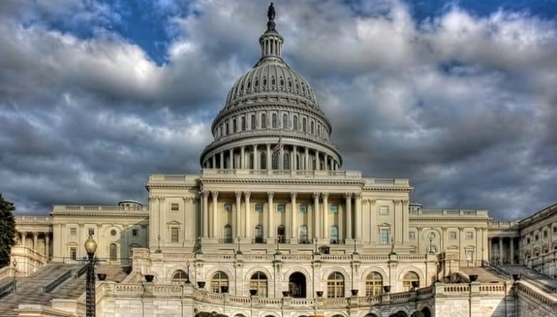Политика: Республиканцы обвиняют Конгресс в провале реформы здравоохранения
