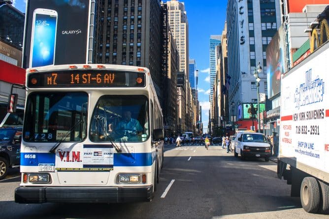 Популярное: Нью-йоркские пассажиры все чаще предпочитают автобусам метро