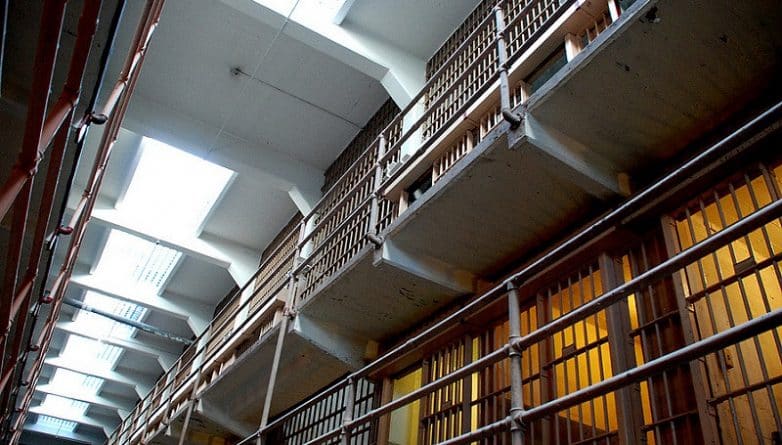 Закон и право: Нью-Йорк закроет тюрьму на Rikers Island