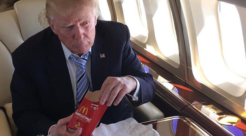 Знаменитости: McDonald’s удалил оскорбительный твит о Дональде Трампе