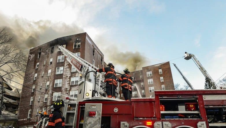 Происшествия: Массивный пожар в Yonkers: 1 человек погиб, около 100 эвакуированы
