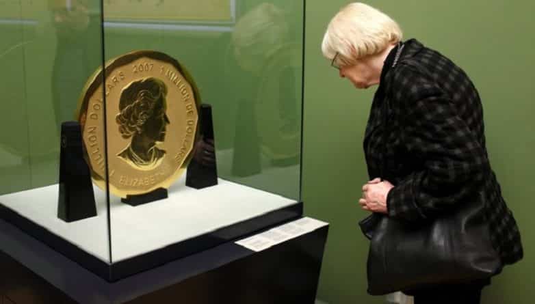 В мире: Золотая монета стоимостью более $ 4 миллионов украдена из музея Боде в Берлине