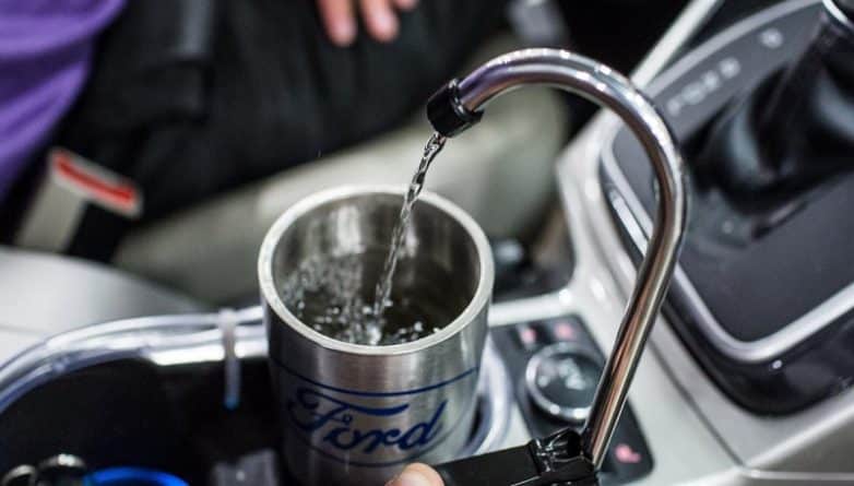 Технологии: Ford установит системы  подачи питьевой воды в машинах
