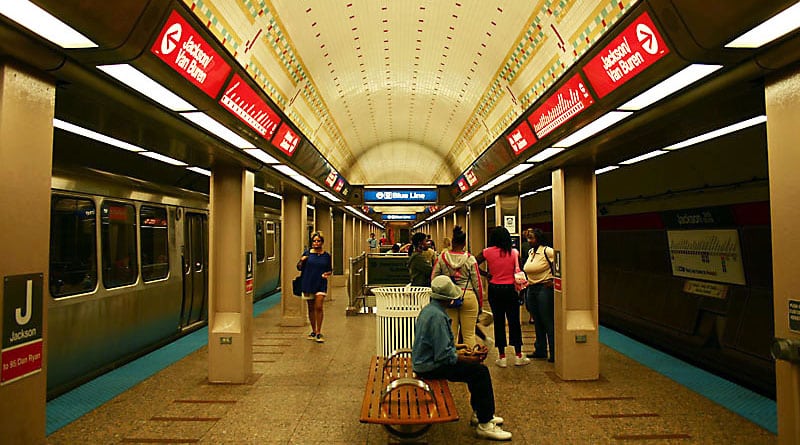 Общество: Будьте бдительны, пассажиры чикагского метро!