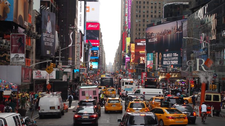 Общество: Движение транспорта на Манхеттене стало на 12% медленнее из-за приложений вроде Uber