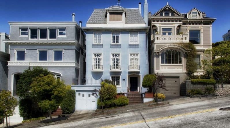 Недвижимость: Два калифорнийских дома выставлены на продажу по 1 доллару