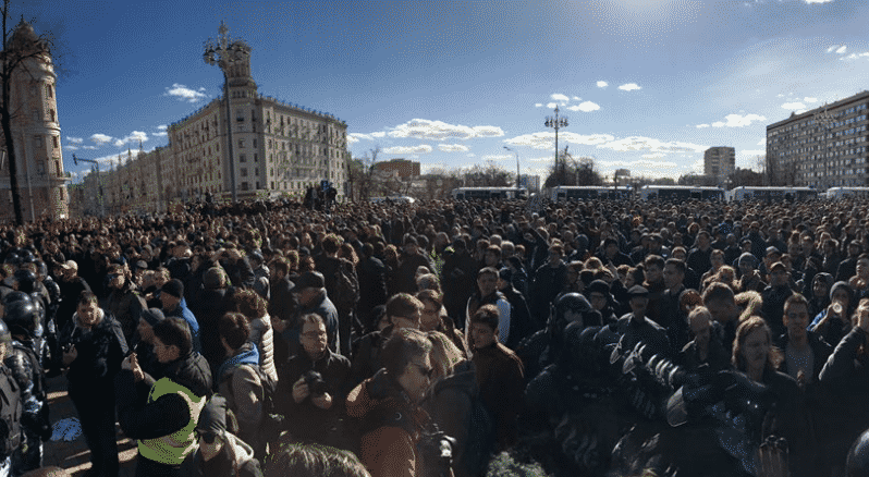 В мире: В Москве прошла крупная акция протеста против коррупции