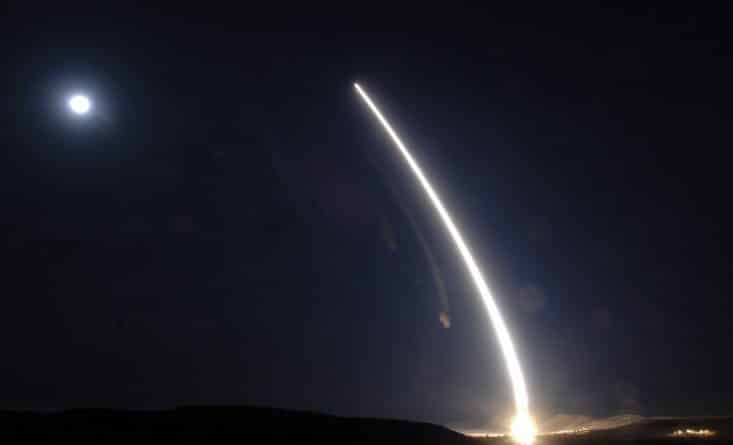 Общество: В Центральной Калифорнии прошли испытания межконтинентальной ракеты