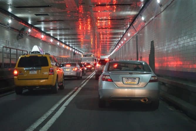 Общество: Власти пообещали решить проблему с пробками возле Lincoln Tunnel