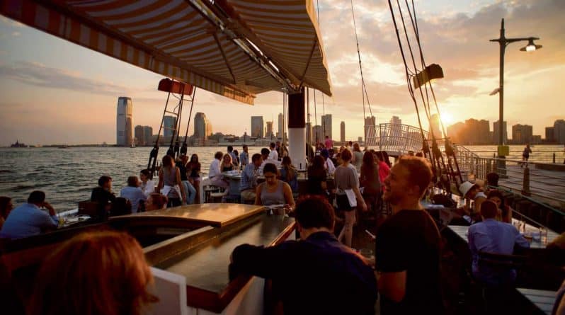 Досуг: Лучшие бары и рестораны на открытом воздухе в Нью-Йорке